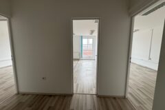 Offices to let in Laktanya irodaház