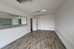 Offices to let in Laktanya irodaház