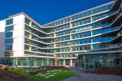 Offices to let in Green Court Office
