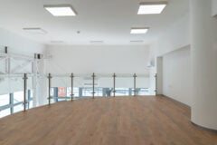 Offices to let in Vivax Kft