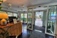Offices to let in YACHT Office Building
