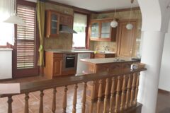 Offices to let in Kiadó  II. Vihorlát utcában lévő 245 nm –es önálló családi ház irodának