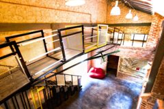 Offices to let in Loffice Irodaház - Salétrom