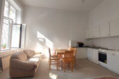 Offices to let in For Rent: A fully renovated 168 m² property on V. Báthory Street.