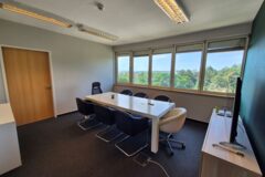 Offices to let in YACHT Office Building