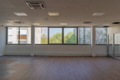 Offices to let in Vivax Kft