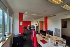 Offices to let in YACHT Office Building