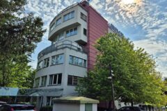 Offices to let in YACHT Office Building