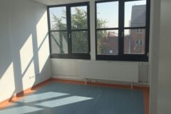 Offices to let in Kiadó földszinti, 105 m²-es, teljesen szeparált iroda