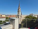 Offices to let in Bakáts Center