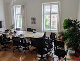 Offices to let in Sum András