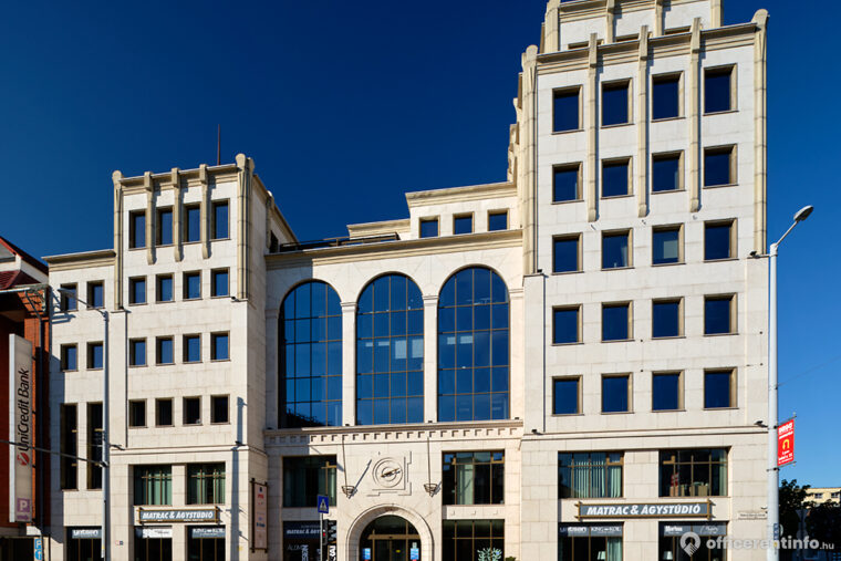 Offices to let in Laki Kereskedelmi Központ