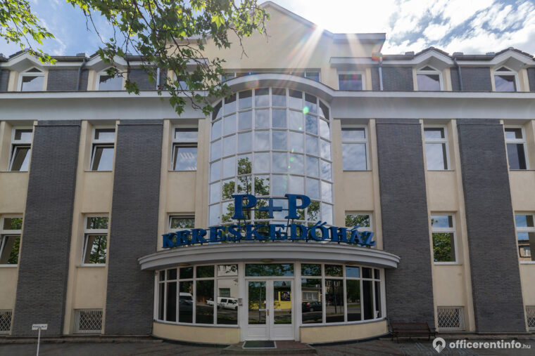 Offices to let in P+P Kereskedőház