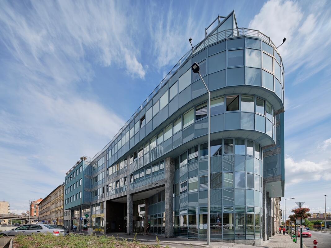 Eurorisk signs long-term lease renewal at Árpád Center