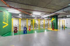 Offices to let in East-West Business Center