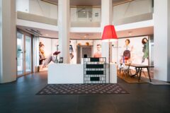 Offices to let in myhive Thirteen (Globe)