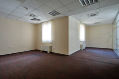 Offices to let in Laki Kereskedelmi Központ