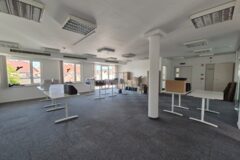 Offices to let in Bakáts Center